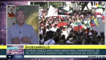 Jóvenes venezolanos marchan para conmemorar el Día del Estudiante Universitario