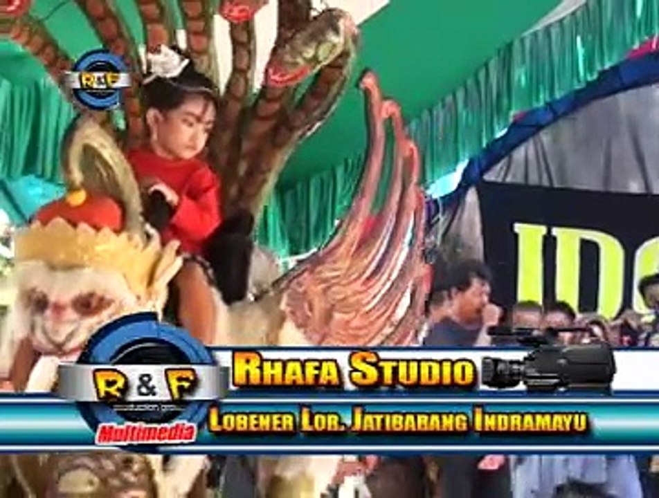 viral laki dadi rabi yang joget bawa anak semua