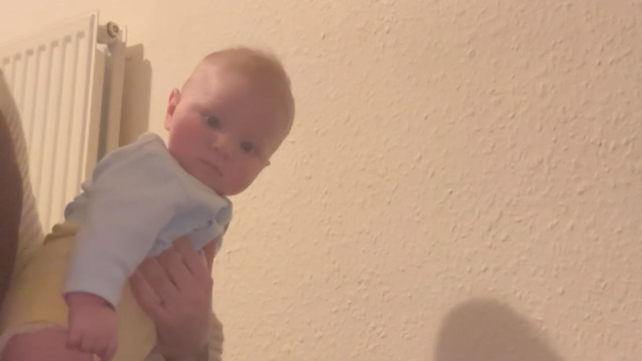 'Nooo!' - Mom has a hard time getting her baby's foot print *Hilarious Fail*