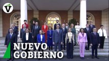 Primera foto de familia del nuevo Gobierno en Moncloa