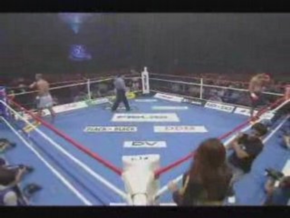 Badr Hari vs Doug Viney K1 WGP 2007