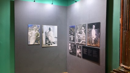 20231121_krajewskikrzysiek_zwiedzanie zamku książ w towarzystwie znanych aktorów