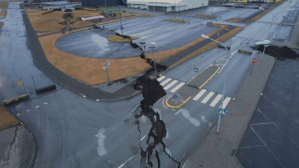 Risque d'éruption en Islande: des crevasses spectaculaires à Grindavik