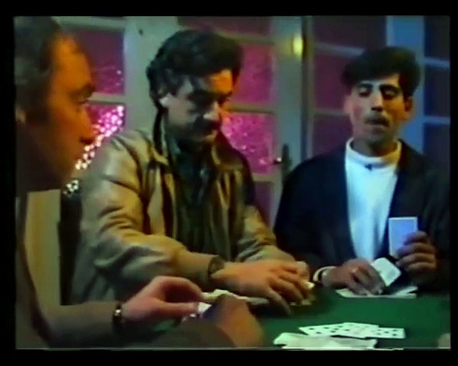 ΕΝΑΣ ΕΠΙΚΙΝΔΥΝΟΣ ΑΝΘΡΩΠΟΣ - 1990 - VHSRip - 600x480