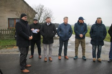 Odebranie zmodernizowanych dróg gminnych w Dzierżanowie i w Różopolu