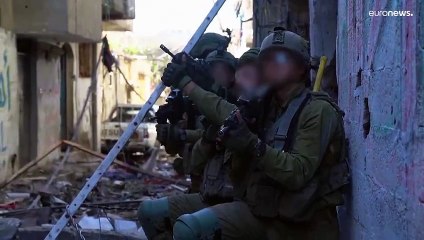 شاهد: جنود إسرائيليون يقتحمون شوارع غزة ويواصلون قصف القطاع