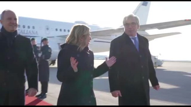 Meloni arriva a Berlino per il vertice italo-tedesco