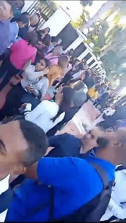 Reportan incendio en el Ministerio de Educación, ubicado en la avenida Máximo Gómez