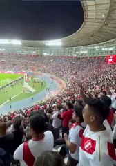 Hinchas piden la salida de Juan Reynoso