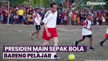 Presiden Joko Widodo Main Sepak Bola Bareng Pelajar di Biak Numfor, Papua