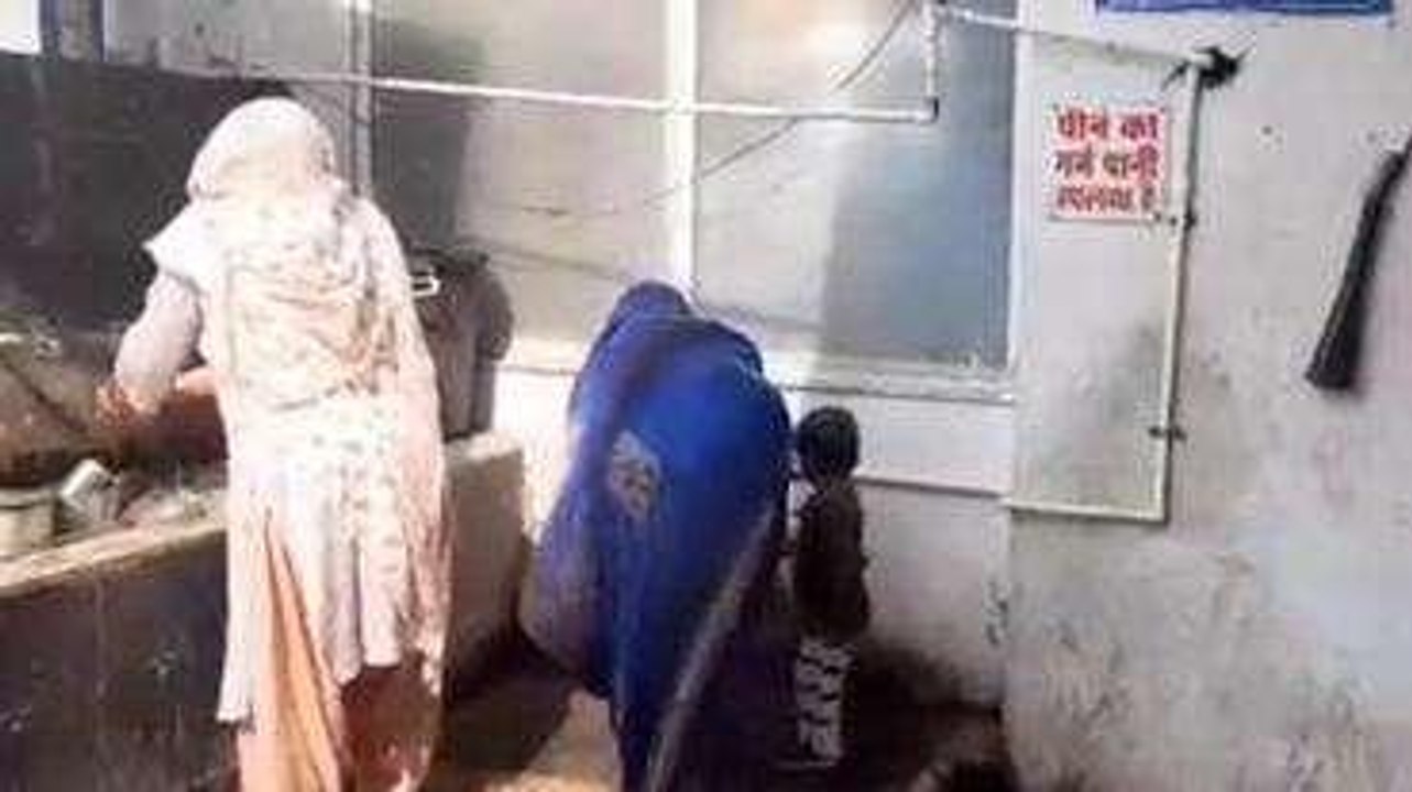 राजगढ़: अस्पताल के वाटर कूलर में मरी पड़ी गिलहरी, विभाग की बड़ी लापरवाही आई सामने