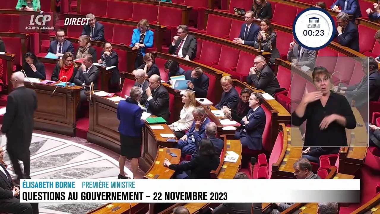 Élisabeth Borne «souhaite» qu'un texte de loi de programmation sur le grand âge «puisse être présenté d'ici l'été, pour un examen et une adoption au second semestre 2024»