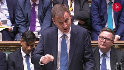 Jeremy Hunt has a dig at Rachel Reeves during Autumn Statement