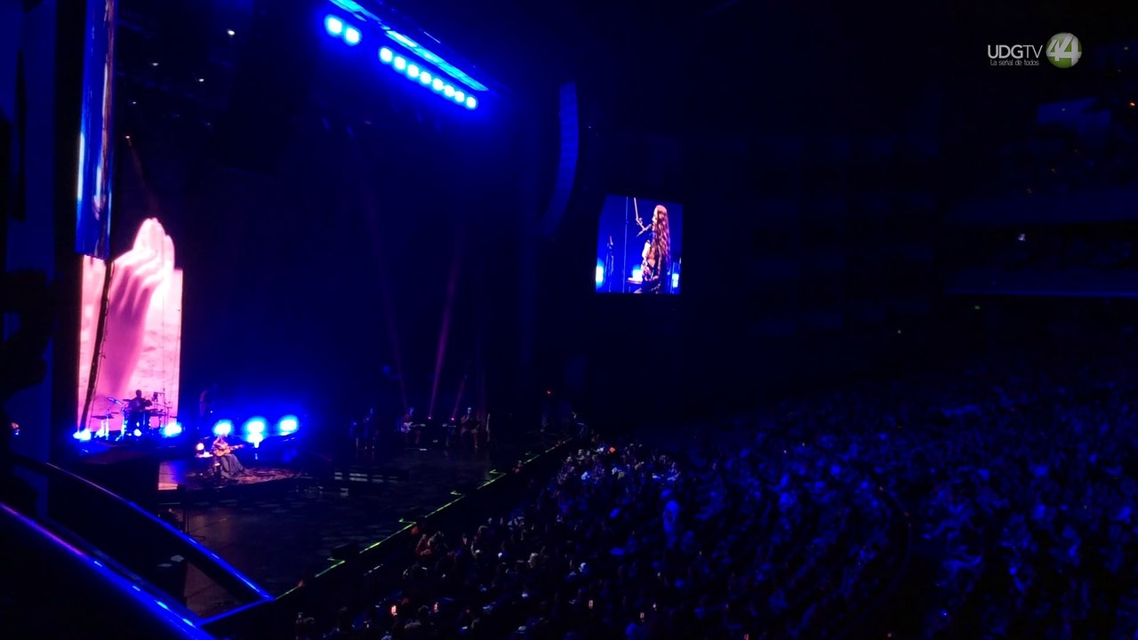 Natalia Lafourcade da concierto de su reciente álbum "De todas las flores" en el Auditorio Telmex