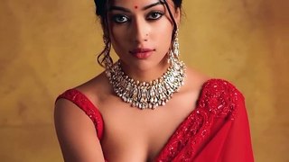 Desi actress in sexy red saree