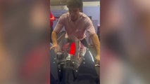 La primera vez que vemos a Márquez subiéndose a la Ducati