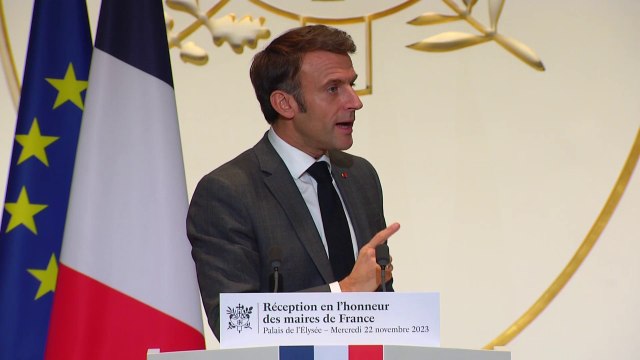 Emmanuel Macron devant les maires de France: Depuis que je suis président, on n'a pas baissé les dotations