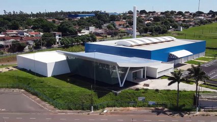 Ministro Celso Sabino e prefeito Celso Pozzobom inauguram o Centro de Eventos de Umuarama