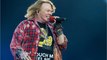 VOICI : Axl Rose : le leader des Guns N' Roses visé par une plainte pour agression sexuelle
