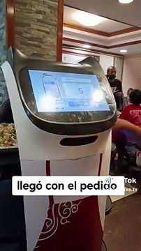 'Robot mozo' en Chifa de Los Olivos asombró a comensales: Sin propina, no hay sopa