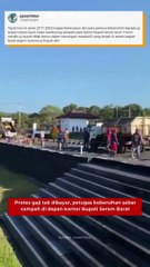 Protes gaji tak dibayar, petugas kebersihan sebar sampah di depan kantor Bupati Seram Barat