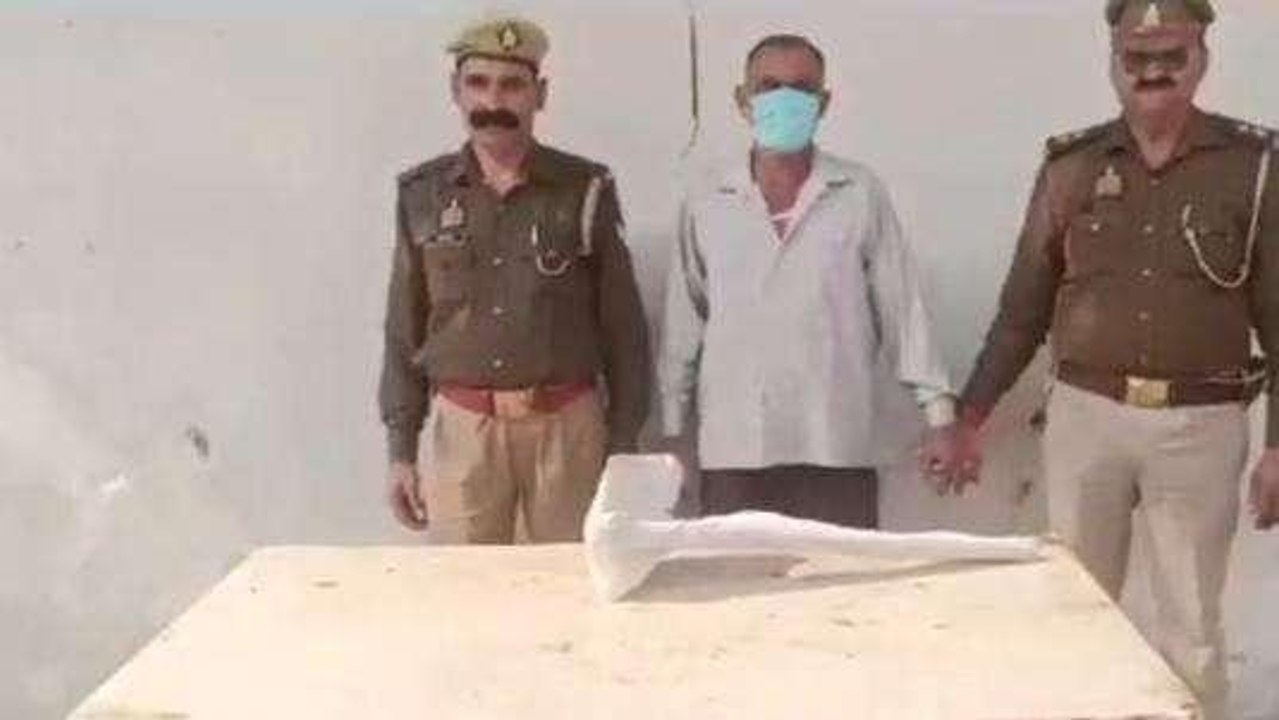 बागपत: भाई ने जमीनी विवाद में छोटे भाई की फावड़े से काटकर की हत्या, अरेस्ट
