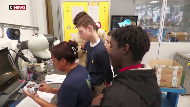 Le Medef propose des stages collectifs à des élèves de 3e dans plusieurs entreprises