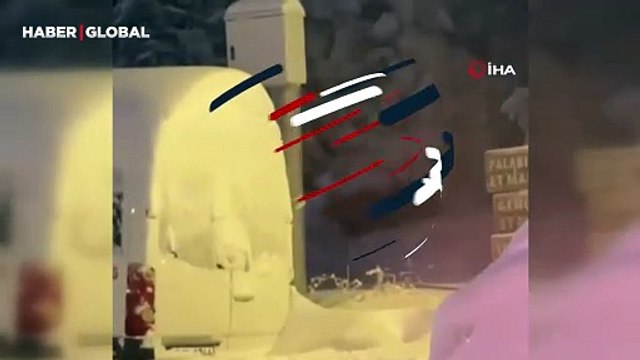 Yer Uludağ: Kış uykusuna yatamayan ayılar böyle görüntülendi!