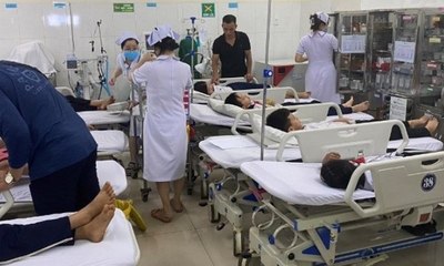 Đắk Lắk: 17 học sinh cấp cứu nghi ngộ độc trà sữa, tạm dừng cơ sở kinh doanh