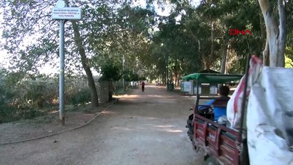 Alkol alırken tartıştığı 2 arkadaşını bıçaklayarak öldürdü