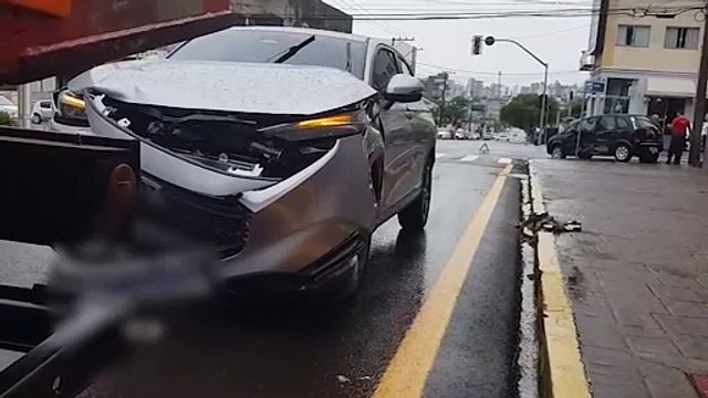 Meriva e Honda HRV se envolvem em acidente no Centro