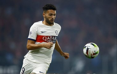 باريس سان جيرمان يقرّر تفعيل بند شراء البرتغالي غونسالو راموس