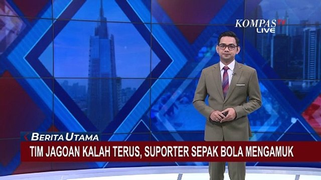 Rekaman Amatir Suporter Sepak Bola Persibas Jebol Pagar Pembatas di Stadion Satria