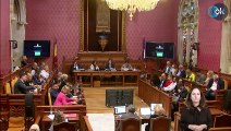 La consellera de Hacienda en Mallorca rompe a llorar en el pleno al defenderse de los ataques del PSOE