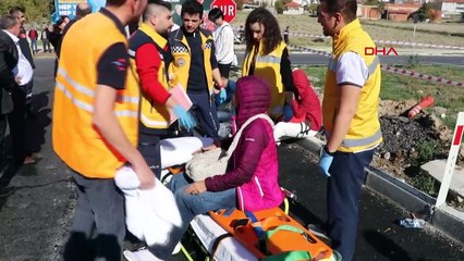 Denizli'de tur otobüsü ile otomobil çarpıştı: 29 yaralı