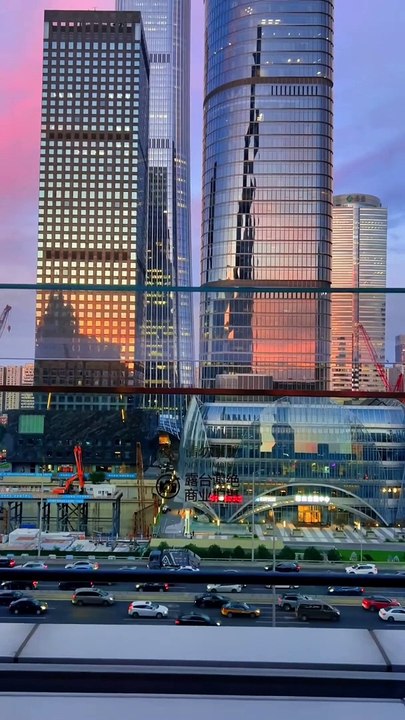 Beijing three-piece set The night view of Beijing is so beautiful.