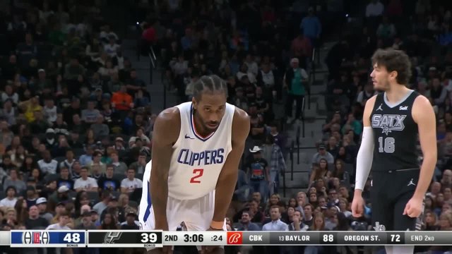 Popovich yells at Spurs fans for booing Kawhi Leonard