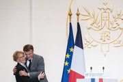 A 90 ans, cette maire de Dordogne est décorée par Emmanuel Macron