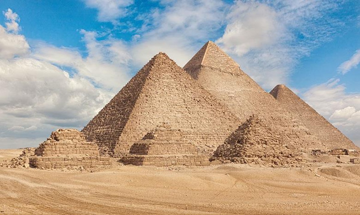 دراسة تكشف أحد أسرار بناء أهرامات الجيزة