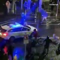İrlanda'da sokaklar karıştı, polisle halk arasında çatışma çıktı