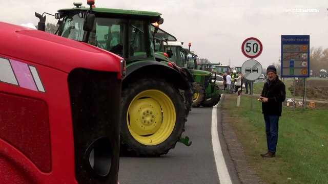 شاهد: وقفة بالجرارات لمزارعي كرواتيا اعتراضاً على إجراءات حمى الخنازير الإفريقية