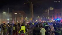 شاهد: مواجهات بين الشرطة ومتظاهرين بعد حادث طعن ثلاثة اطفال في دبلن