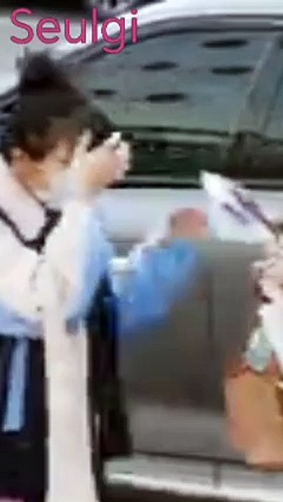 Driving car Seulgi red velvet #seulgi