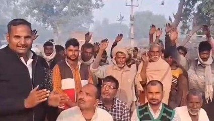 लखीमपुर खीरी: जलभराव की समस्या से ग्रामीण परेशान, शुरू किया प्रदर्शन