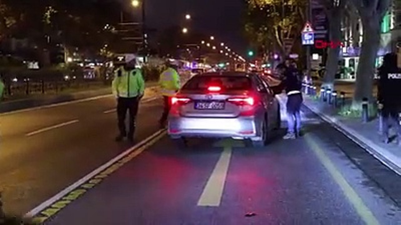 Trafik polisi çakarlılara fena çaktı