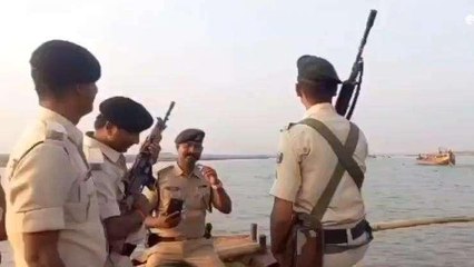 पटना: अवैध बालू खनन को लेकर प्रशासन ने चलाया छापेमारी अभियान