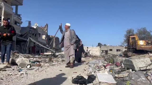 سريان الهدنة في غزة.. #العربية توثق عودة النازحين لتفقد بيوتهم شرق خان يونس #غزة #فلسطين #العربية