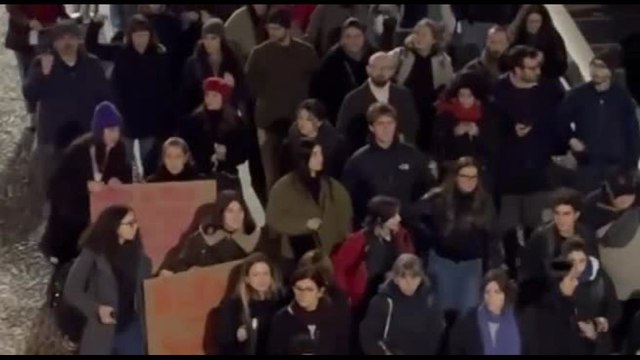 Le ragazze fanno rumore a Milano contro la violenza sulle donne