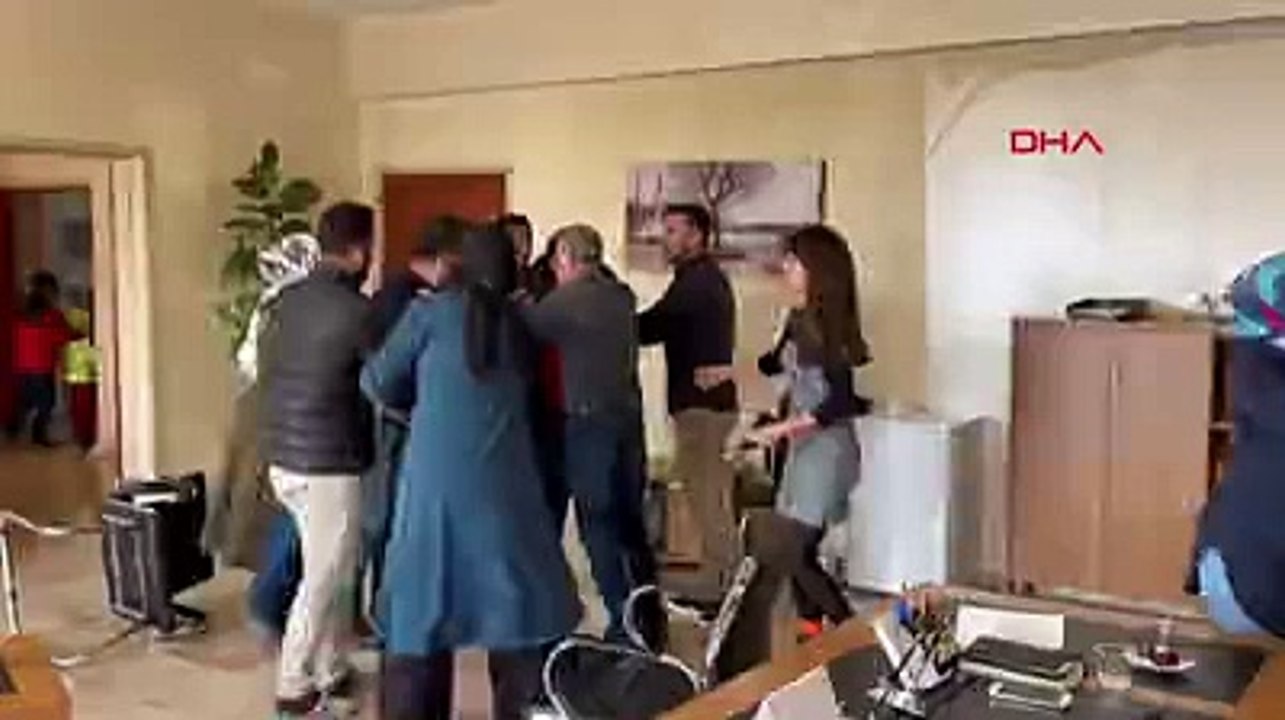 Öğretmenler Günü'nde 4 öğretmene, öğrenci yakınlarından saldırdı