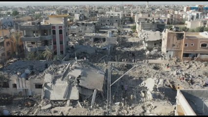 Macerie e devastazione, il video del drone che sorvola Khan Yunis